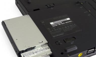 SSD meghajtó telepítése és konfigurálása